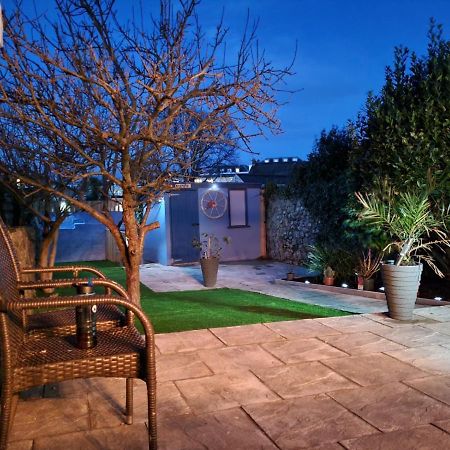 Lobster Cottage - Stylish 3 Bedroom Cottage In Heart Of Tenby Town, Pembrokeshire Bagian luar foto