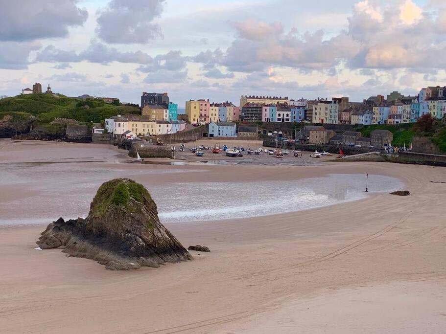 Lobster Cottage - Stylish 3 Bedroom Cottage In Heart Of Tenby Town, Pembrokeshire Bagian luar foto