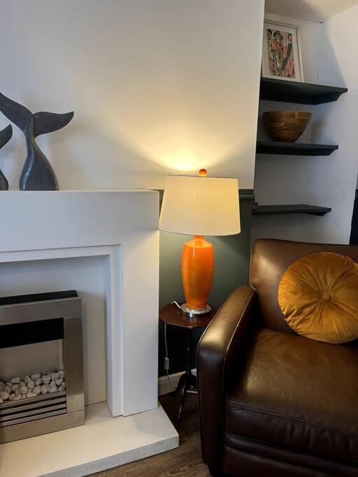 Lobster Cottage - Stylish 3 Bedroom Cottage In Heart Of Tenby Town, Pembrokeshire Bagian luar foto