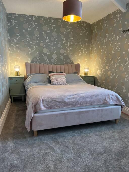 Lobster Cottage - Stylish 3 Bedroom Cottage In Heart Of Tenby Town, Pembrokeshire Bagian luar foto