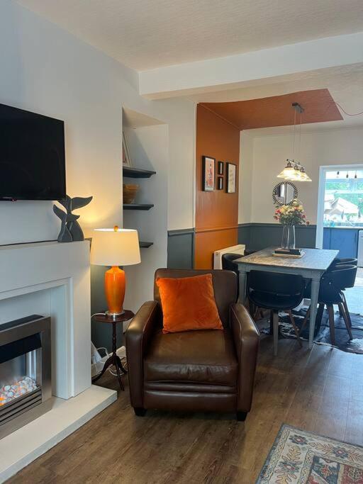 Lobster Cottage - Stylish 3 Bedroom Cottage In Heart Of Tenby Town, Pembrokeshire Bagian luar foto